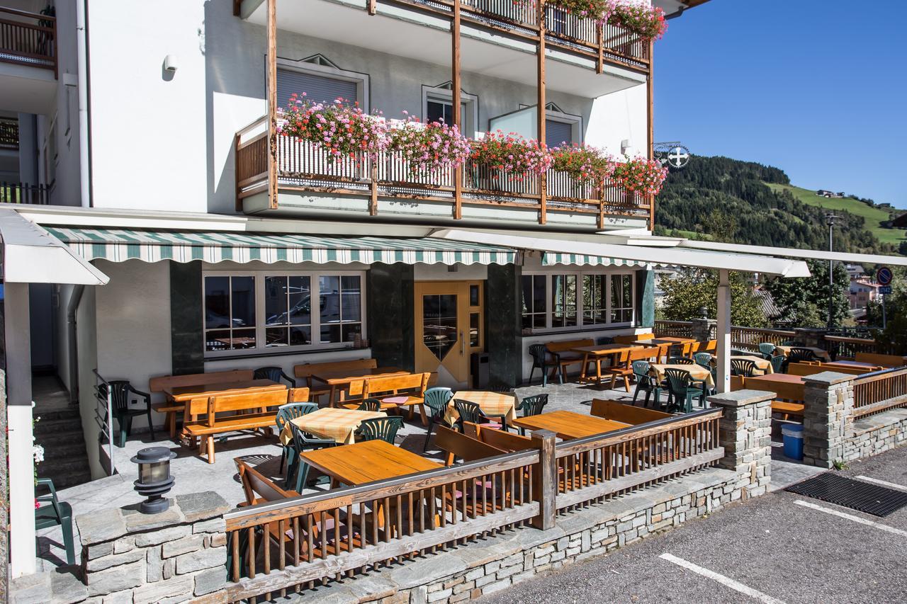 Gasthaus Zum Weissen Kreuz Lazfons Exterior foto